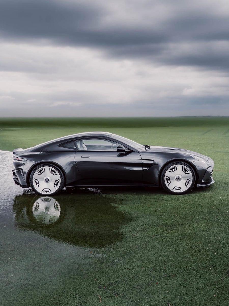Aston Martin Vantage (2025)